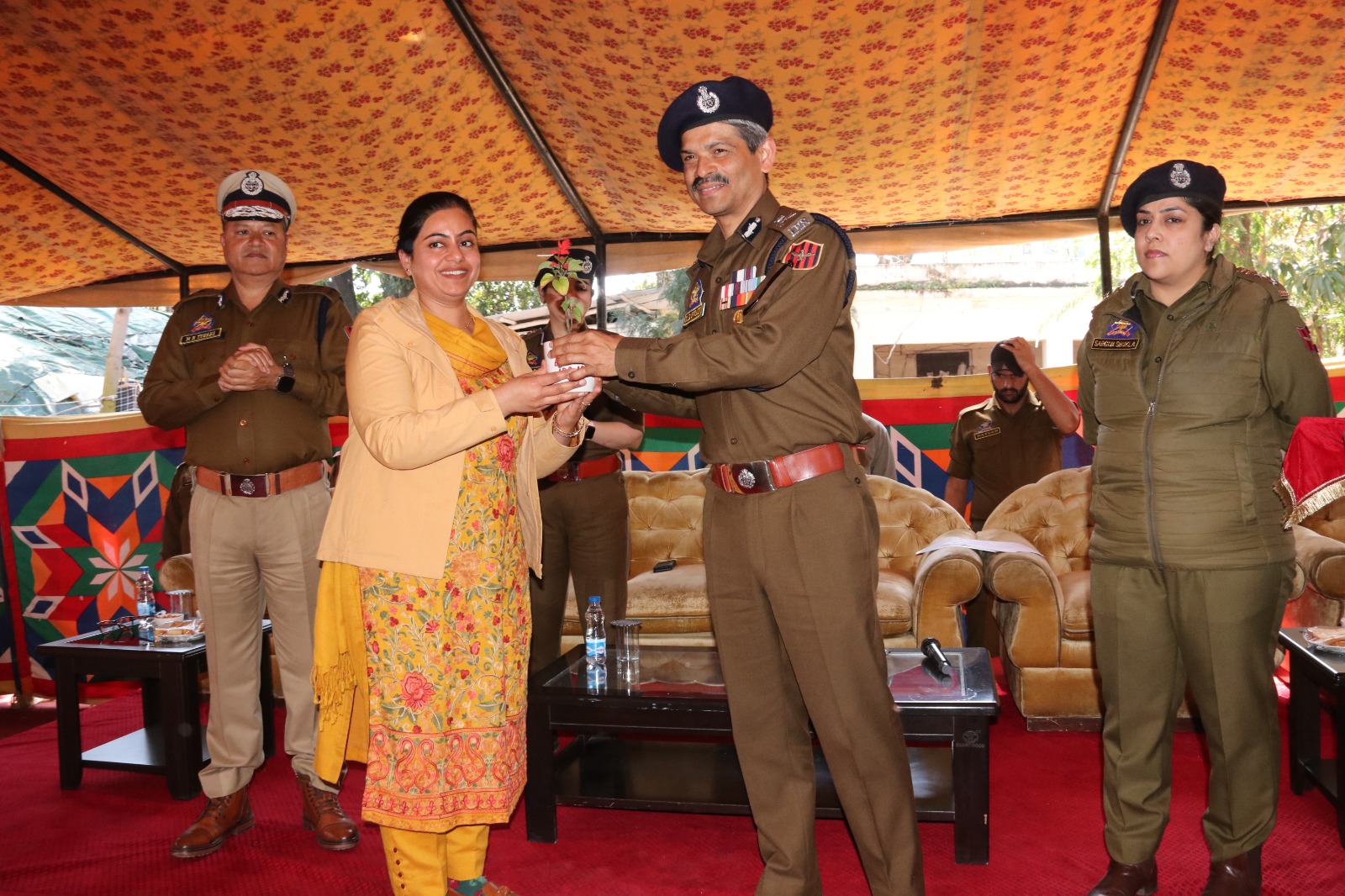 DGP J&K visits IRP 15th Women Bn; presides over concluding programme of the weeklong Women Day celebrations  Says participation of women in composition of J&K Police must increase 